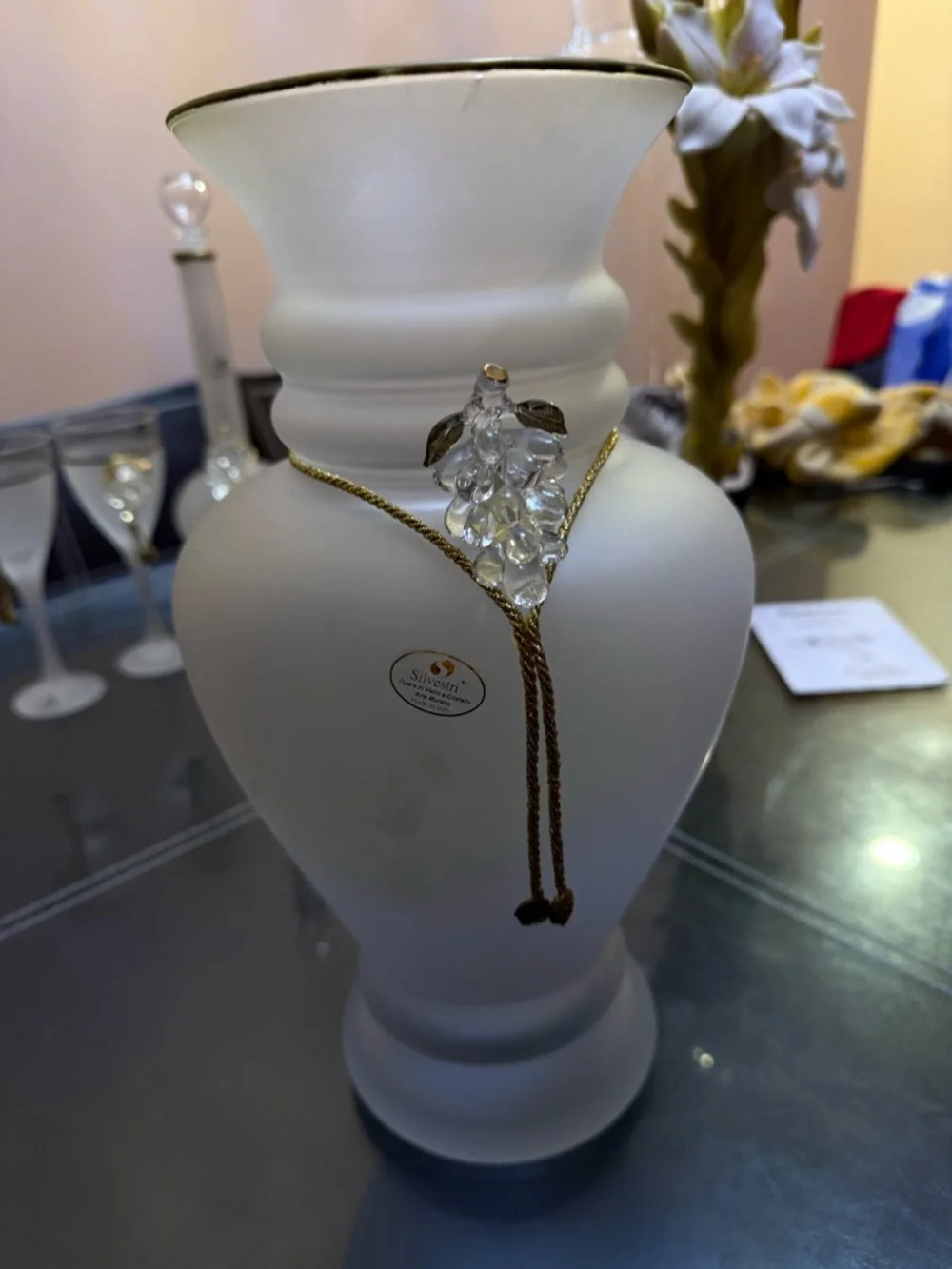 ✨ Murano Style Frosted Glass Vase w/ Gold Accent & Crystal Grapes – New w/ Tag ✨
